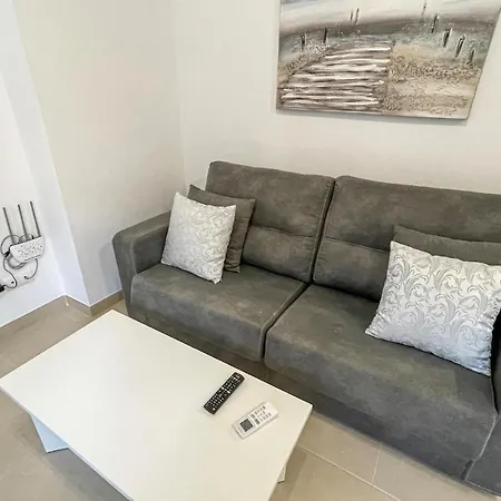 1 Bedroom Cozy In Apartament